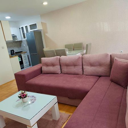 Apartman Lara Pirot Exteriör bild