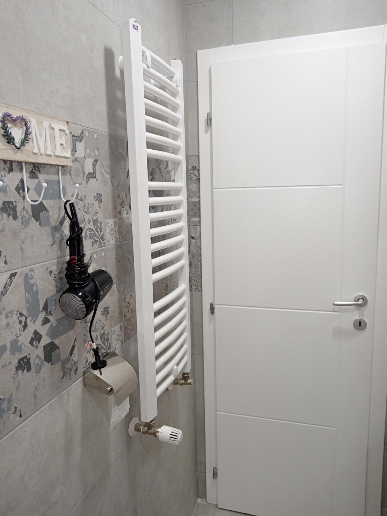 Apartman Lara Pirot Exteriör bild