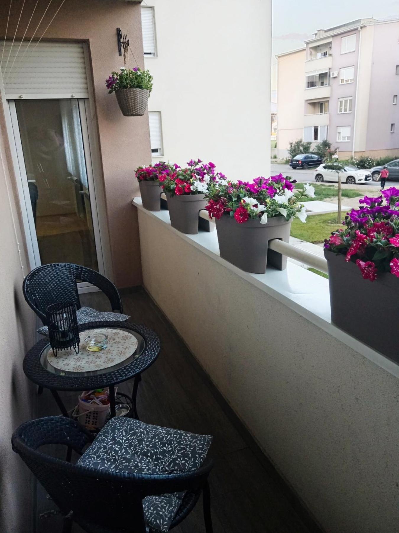 Apartman Lara Pirot Exteriör bild