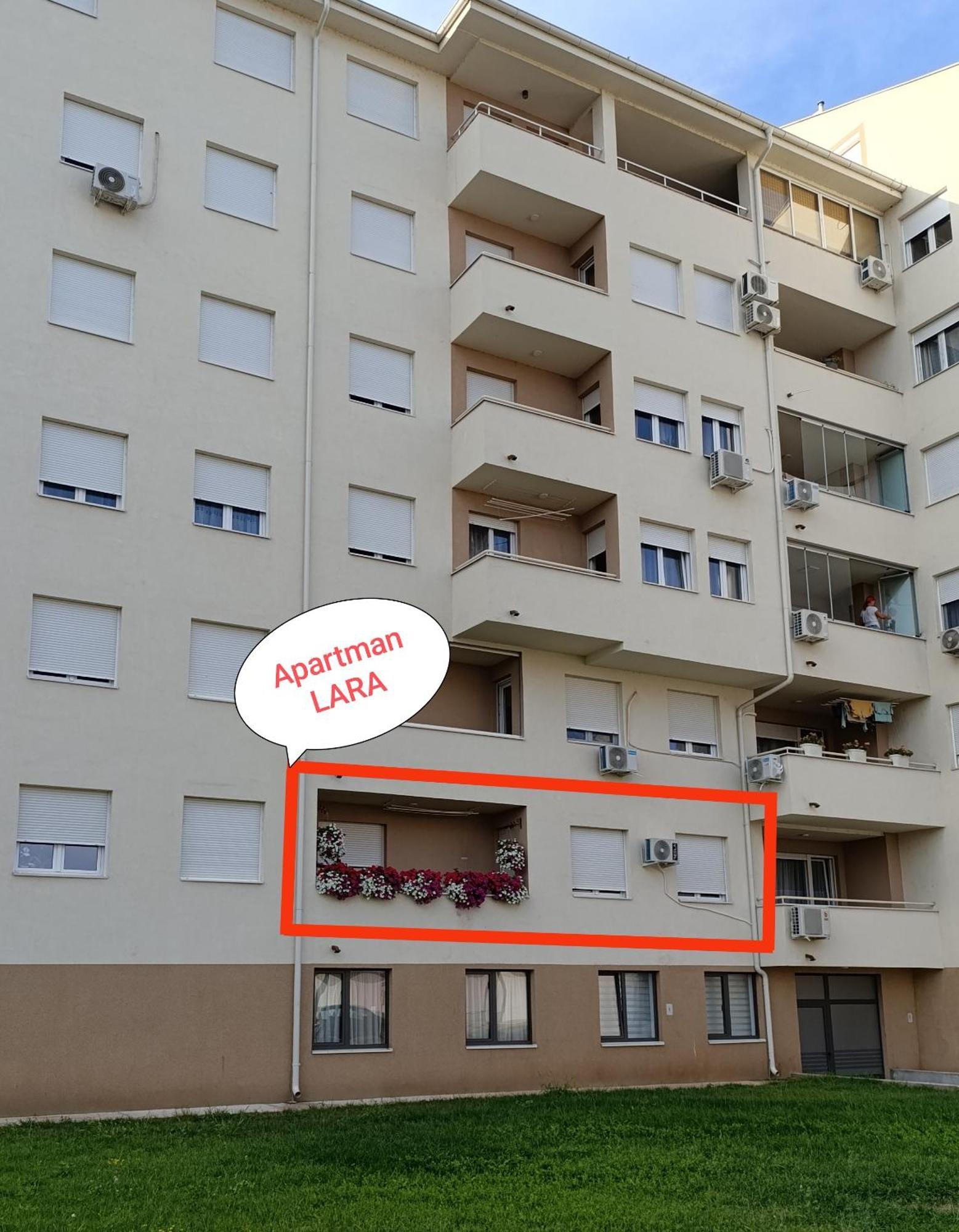 Apartman Lara Pirot Exteriör bild