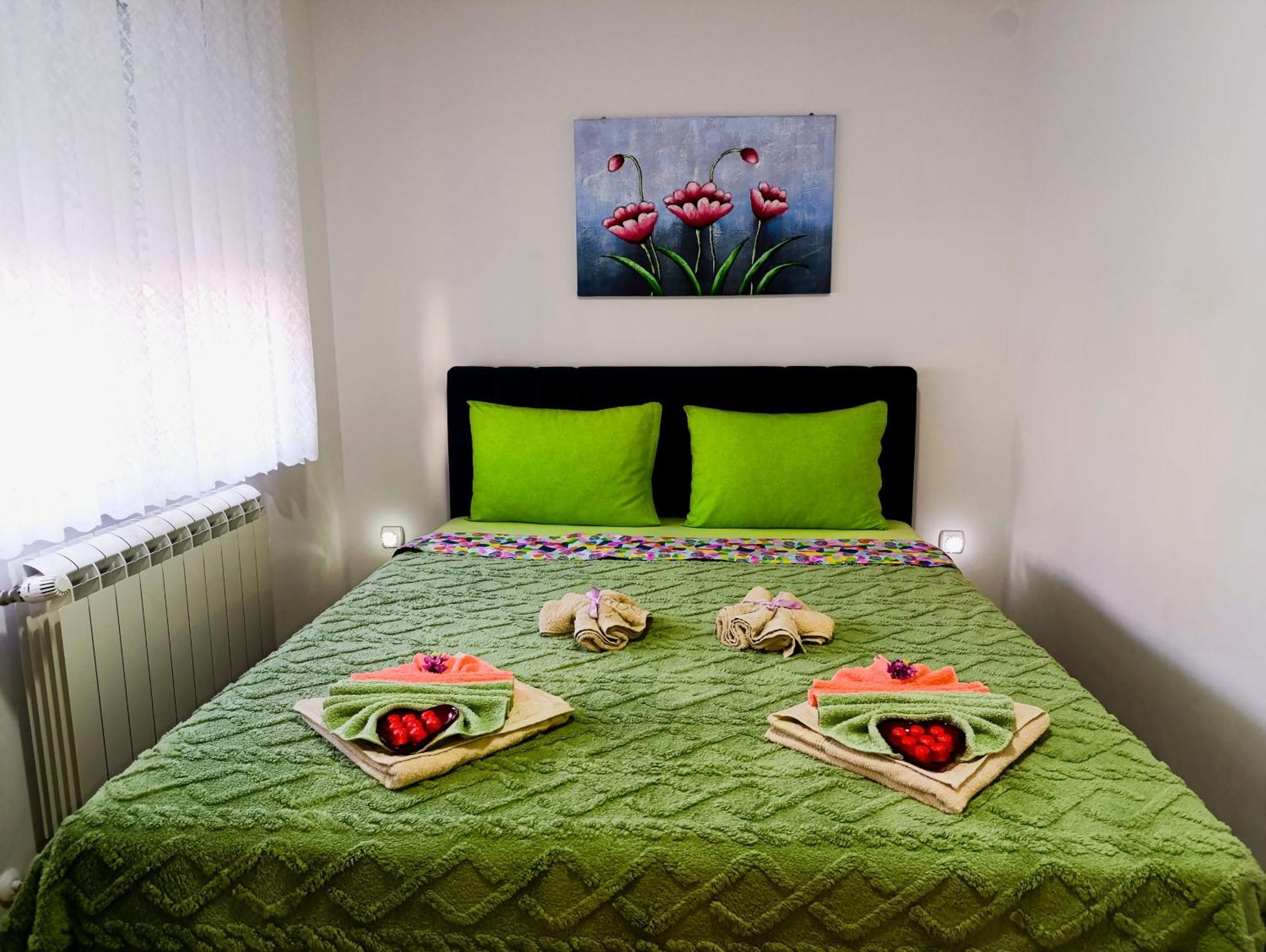 Apartman Lara Pirot Exteriör bild